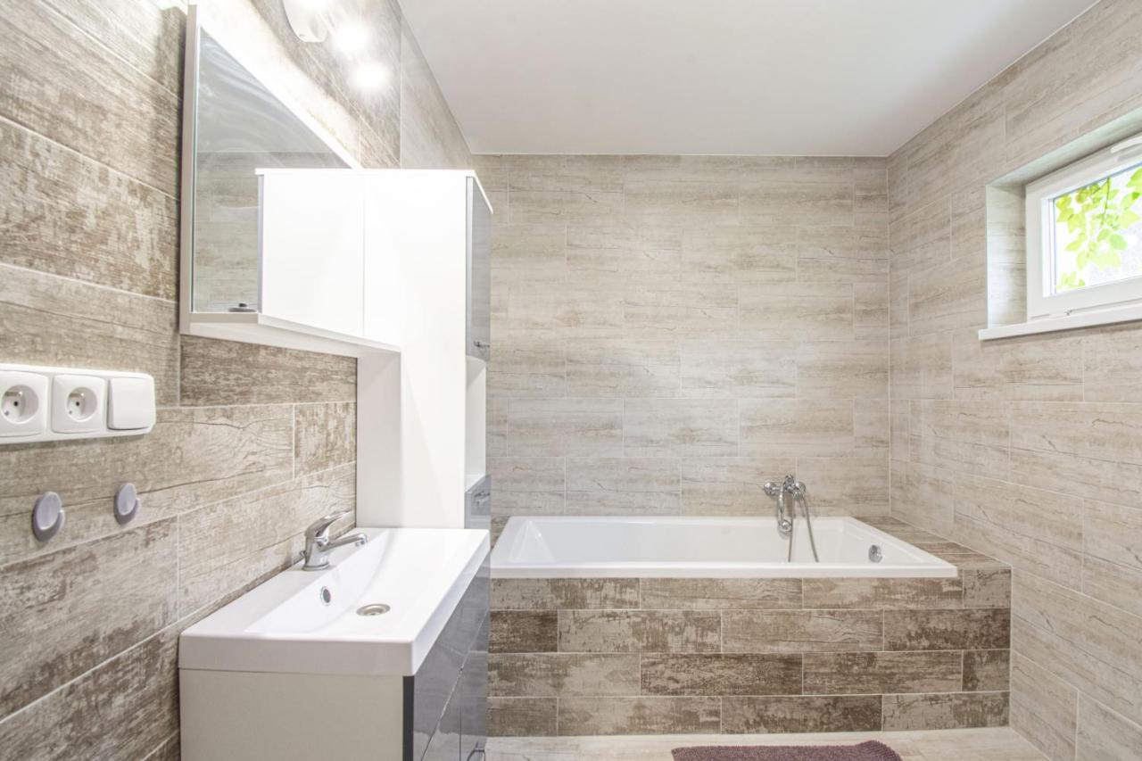 Velky Apartman Zlamanka Kroměříž Exteriör bild
